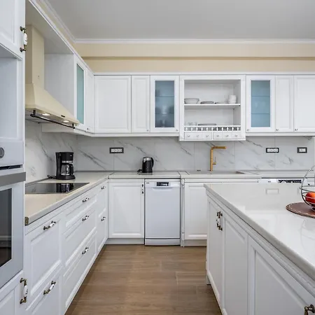 J O House * Archangelos (Rhodes)