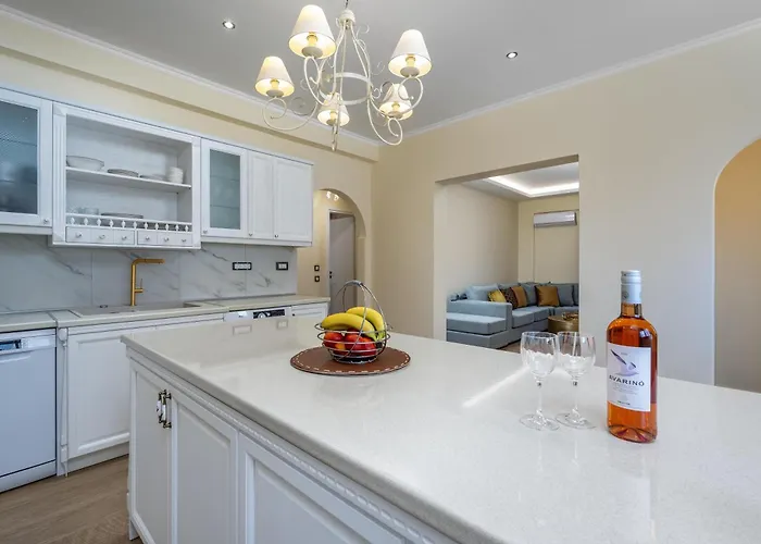 Apartament J O House