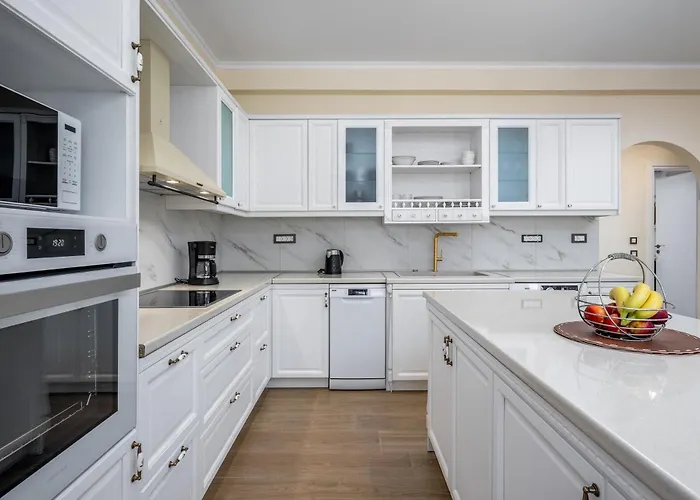 J O House * 阿彻奇洛斯